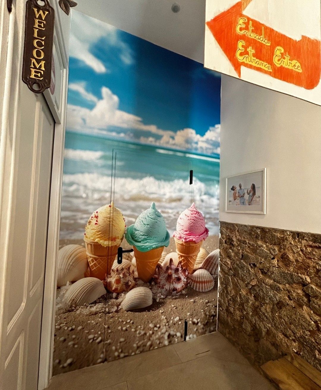 Mural de pared en la Gelateria L'Estel de Canet de Mar